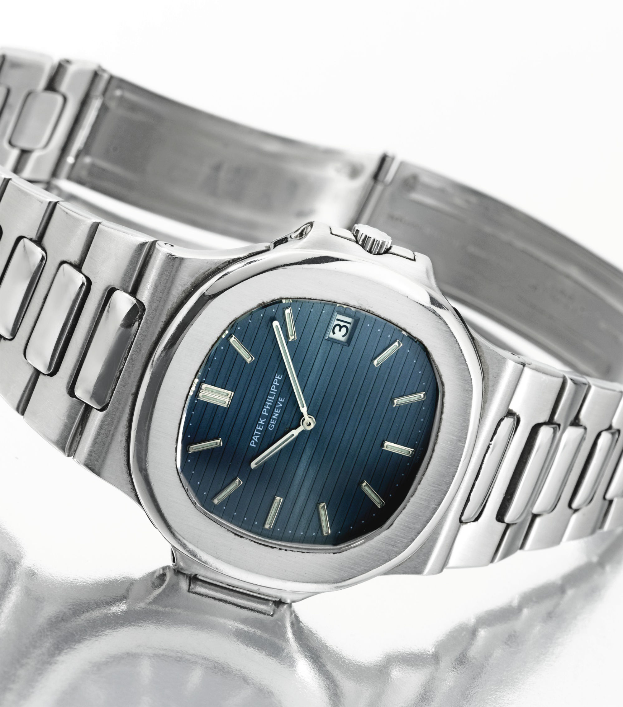 Patek Philippe Nautilus 5711/1R Complete - Swiss Watch Time