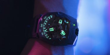 Urwerk-UR-220-SL-Asimov